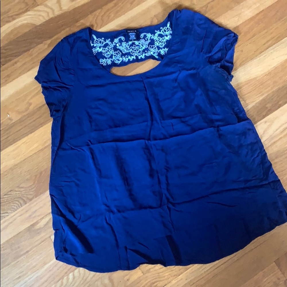 Torrid high-low short sleeve top